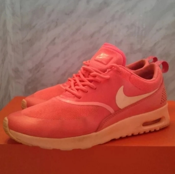 Nike Air Max Thea Womens Shoes Size 6 599409-801 Hot Lava/Sunset Glow sneakers - Picture 1 of 7